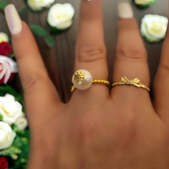 Tory Burch Pearl Ring - Picture 7 of 8